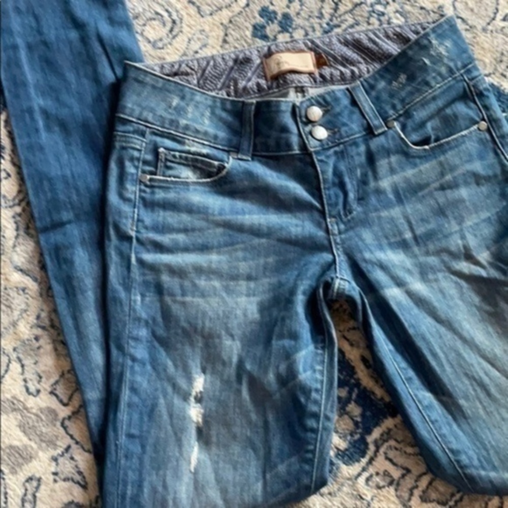 Paige Jeans size 25 ripped and trendy!